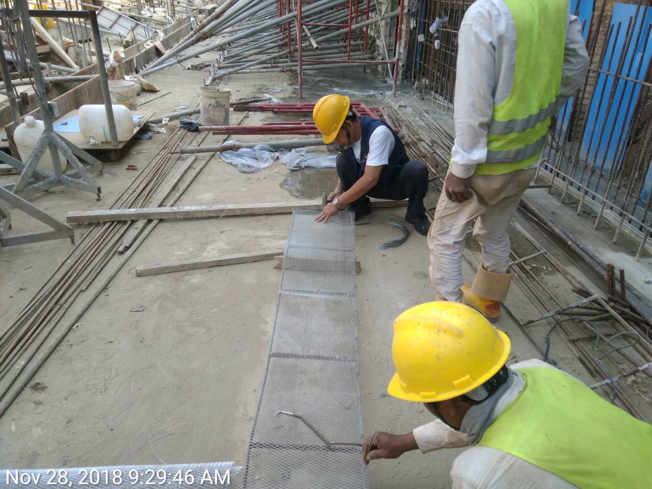 181128preapare-to-install-formwork-stopper-at-p17-area