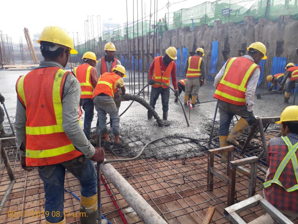 casting-concrete-on-p16-b1-slab