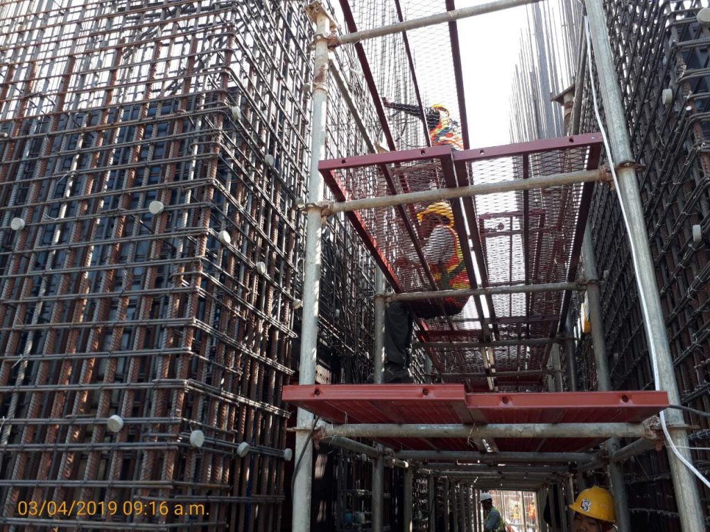 b1-corewall-concrete-block-installation-at-block-104