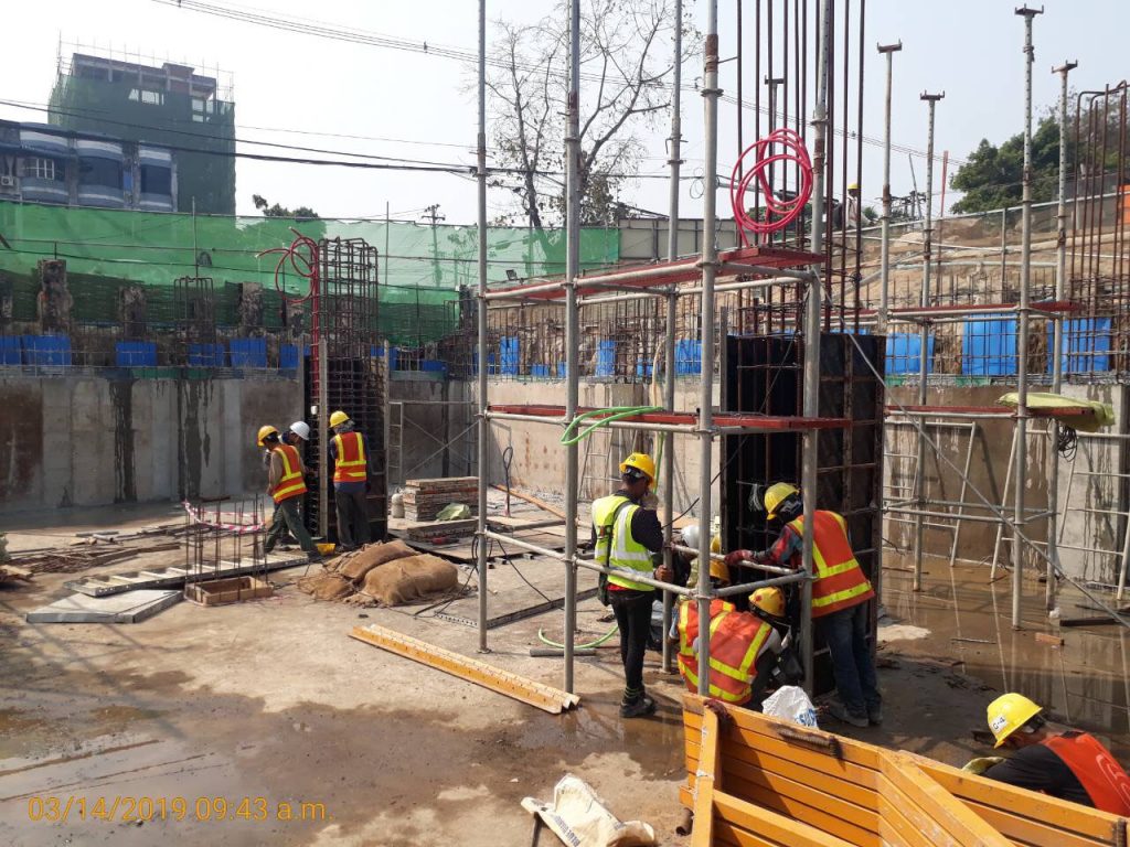 b1-column-formwork-installation-at-p16-area