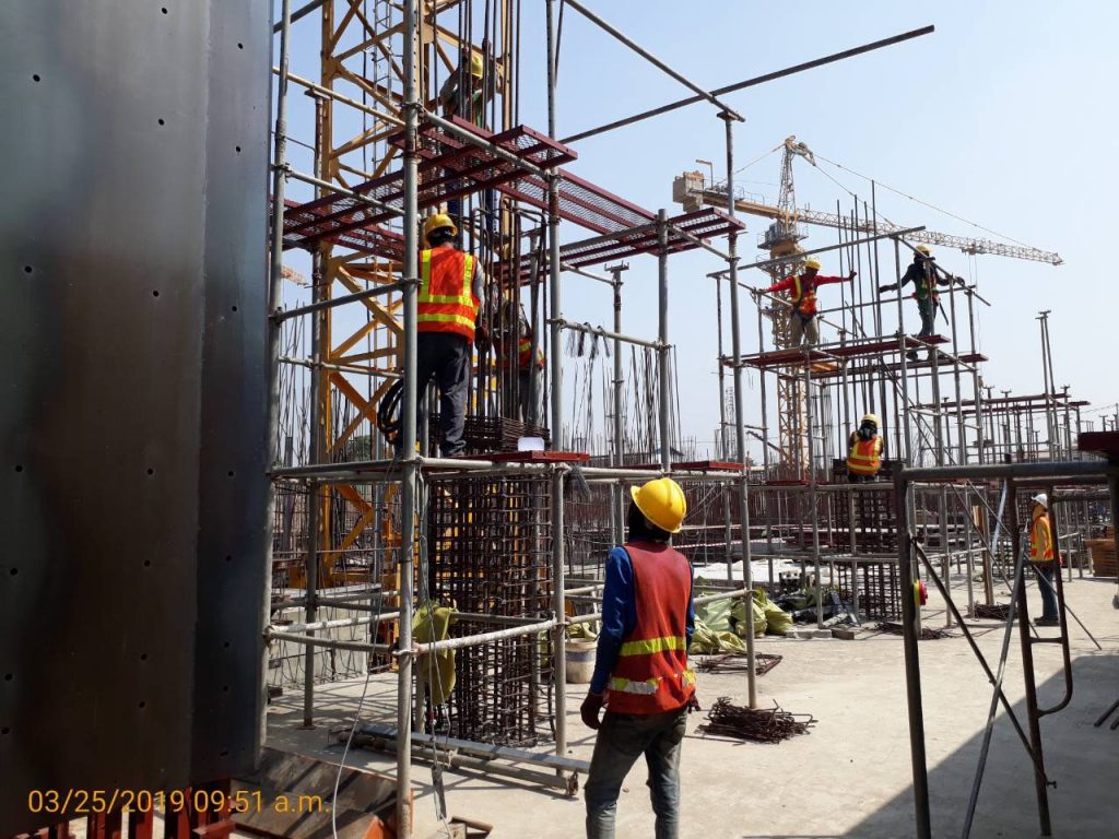 b1-column-rebar-installation-at-p17-area