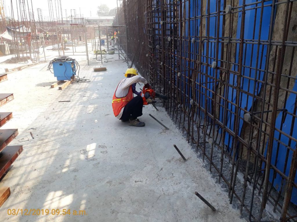 cleaning-work-at-p18-bw1-wall