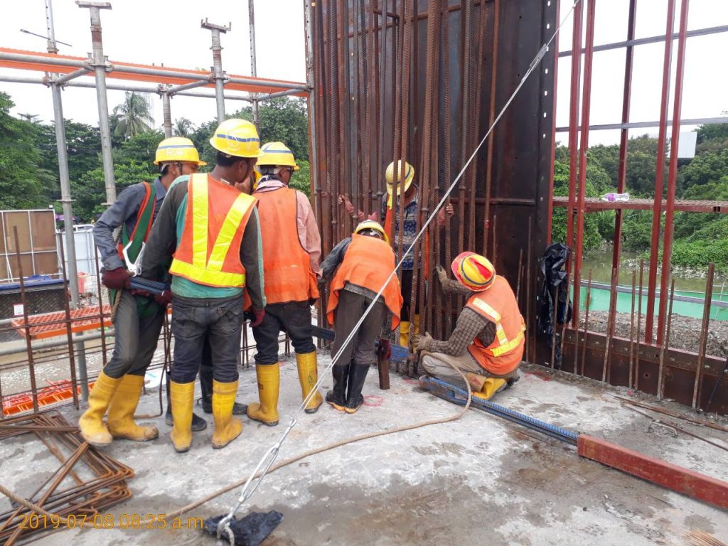 column-rebar-erection-work-at-block-101-1st-fl